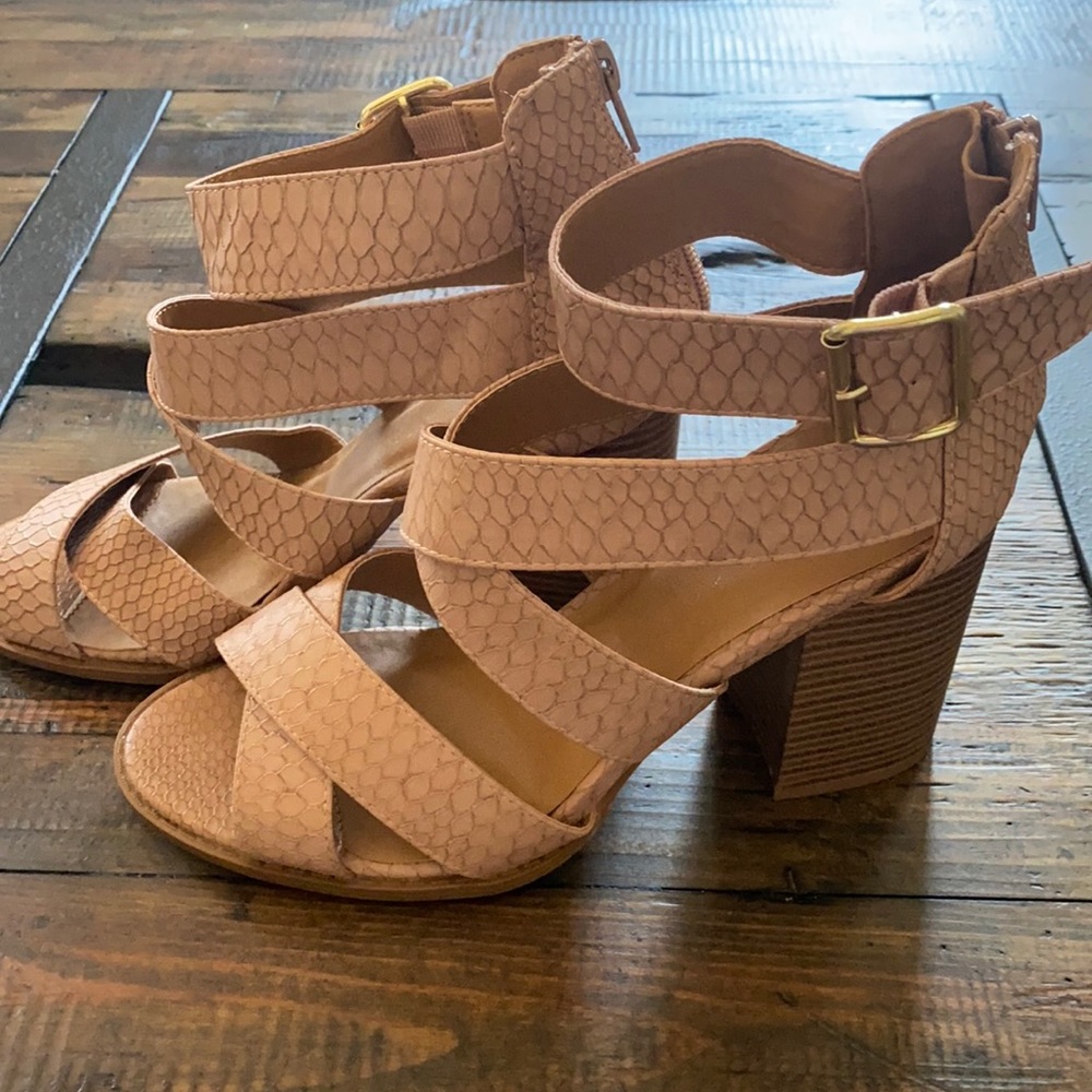 Women’s snake print heel